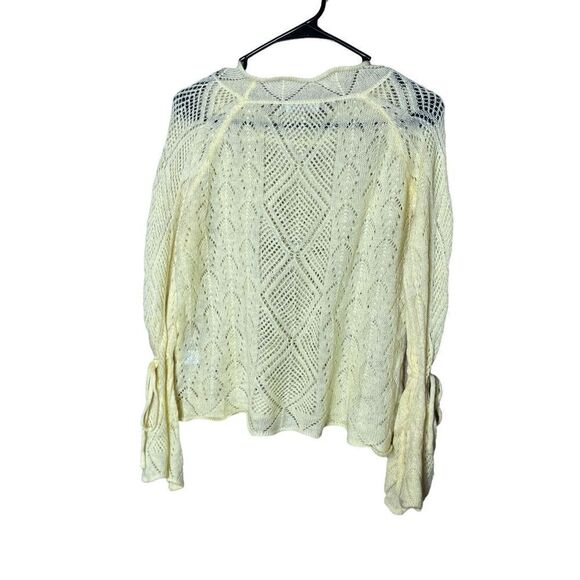 Honey & T Yellow Knit Bell Tie Sleeve Sweater Size Large - Picture 9 of 10